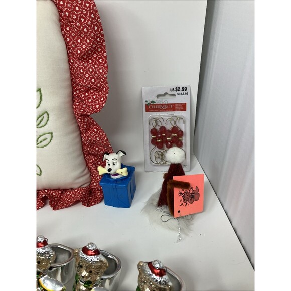 Mixed Lot of Christmas Items Candles Napkin Rings Jewelry Pillow Ornaments Bear - Picture 2 of 16